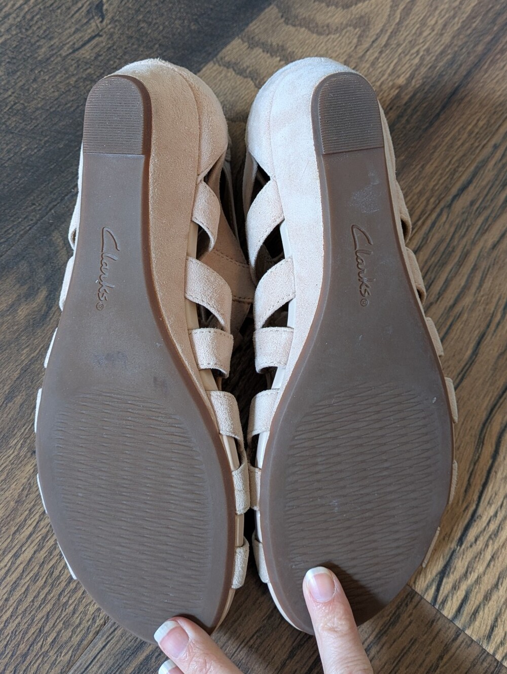 Clarks Artisan Suede Gladiator Sandals Women's 7.5 M Beige Lace Up Wedge Heel - Picture 8 of 8